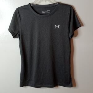 Under Armour women's size Medium dark Grey t-shirt. Workout wear.
